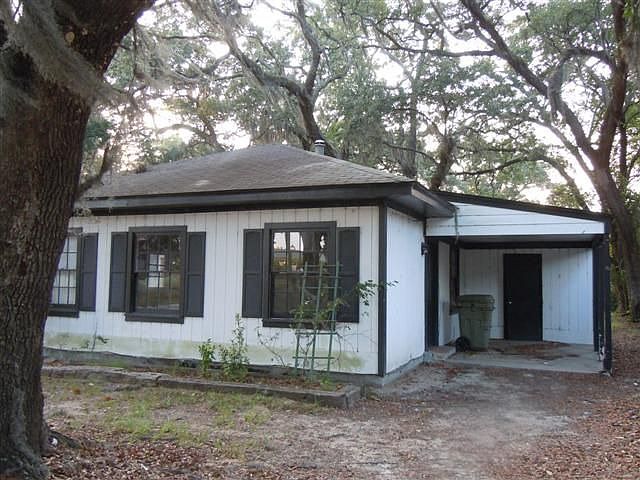 2nd image of 702 Bayview Dr
