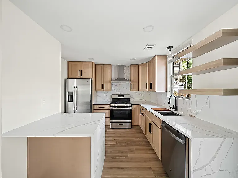 2 bed, 2.5 bath, 1160 sqft, $2,500 — Photo 4