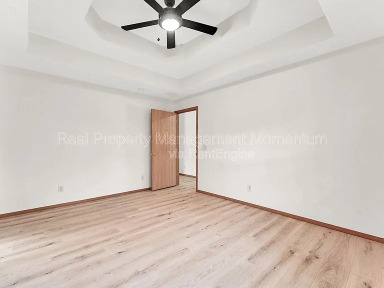 3251 W Scott St — Photo 14