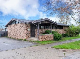 1951 E Fox St, South Bend, IN 46613