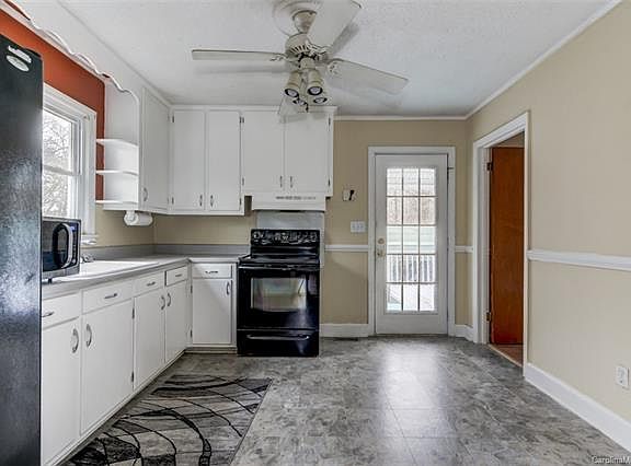 3rd image of 2146 Bost St