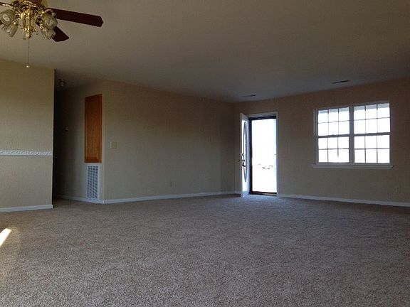 3rd image of 101 Brittany Ln