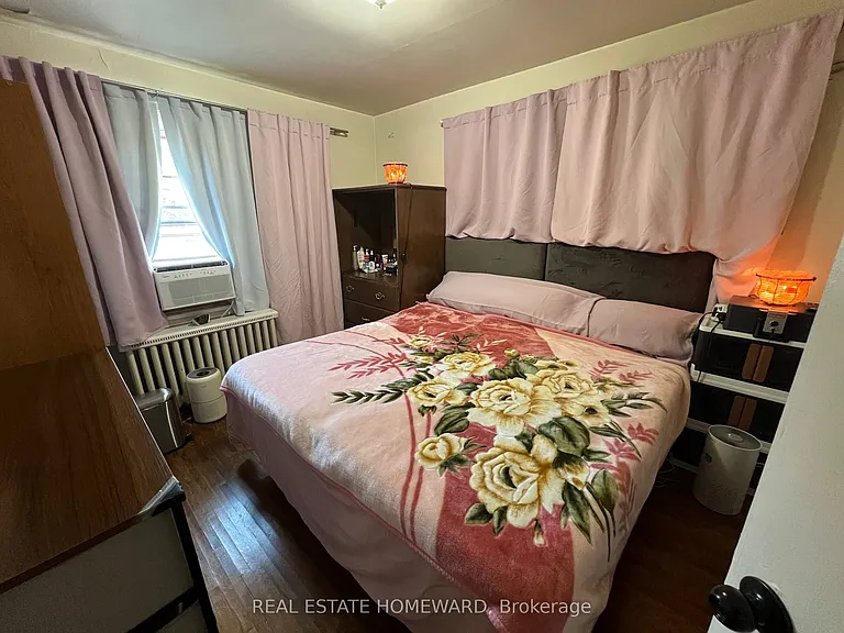 124 Glencrest Blvd #MAIN — Photo 9