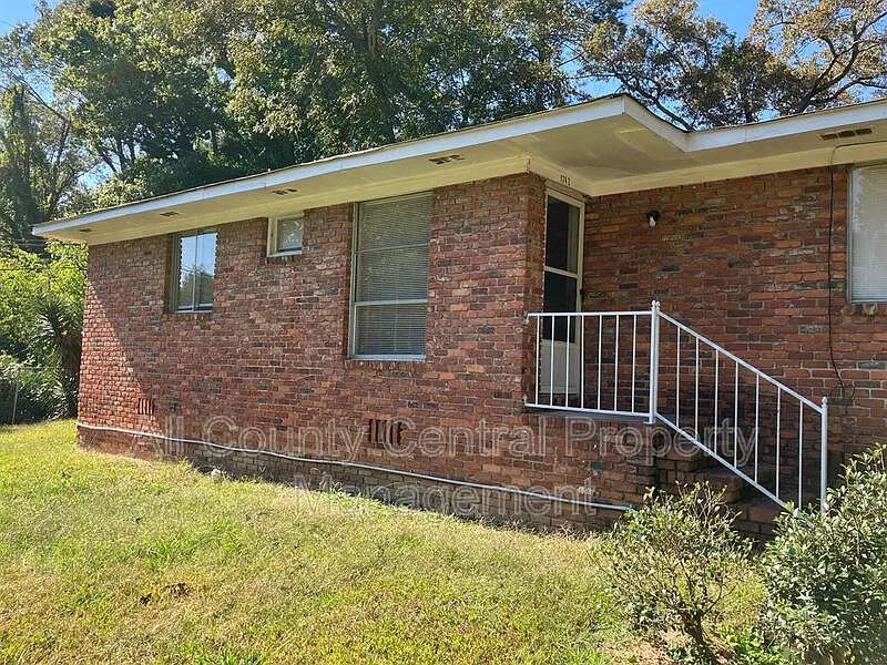 2 bed, 1.0 bath, 1000 sqft, $965 — Photo 2