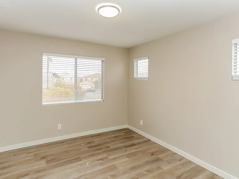 2418 Island Paradise Ave — Photo 14
