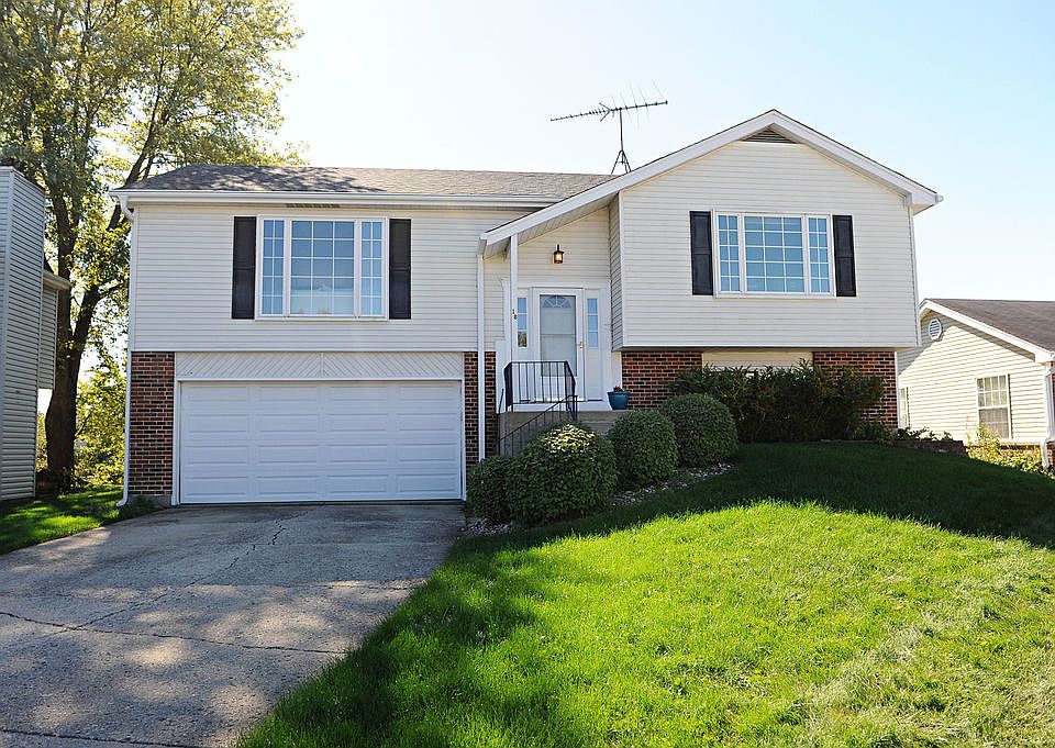 1st image of 18 Sandalwood Ct