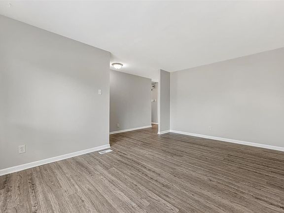 5th image of 2369 La Cuesta Dr