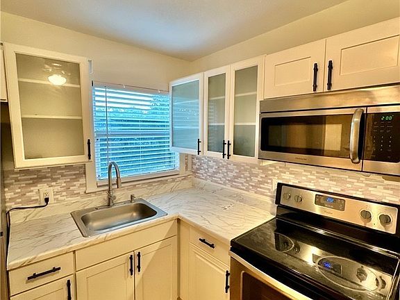3rd image of 3208 Dale St #3216
