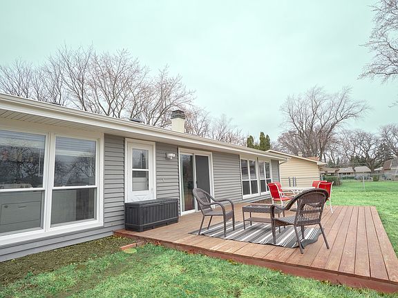 4th image of 1935 Larchmont Rd