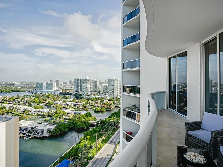 15901 Collins Ave #2305 — Photo 6