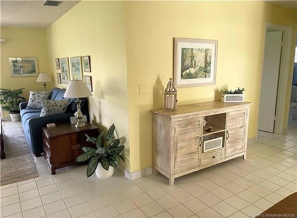 2 bed, 2.0 bath, 1317 sqft, $3,300 — Photo 3