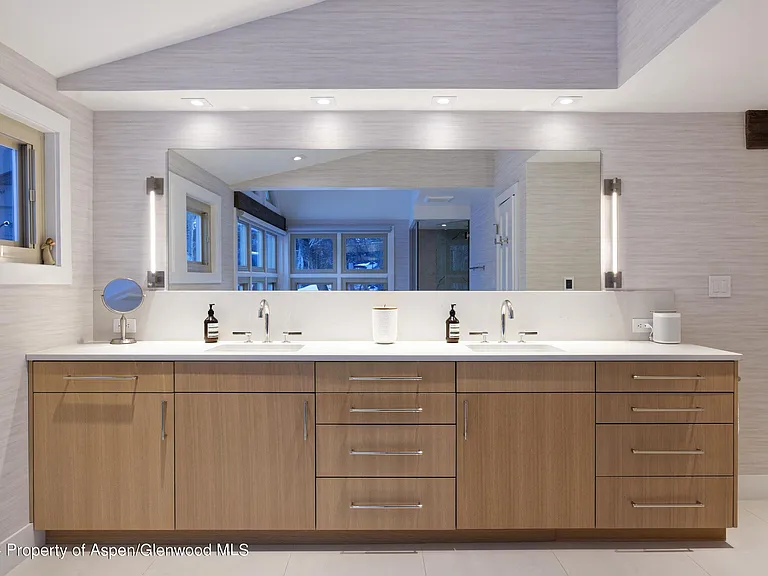 123 Larkspur Ln — Photo 17