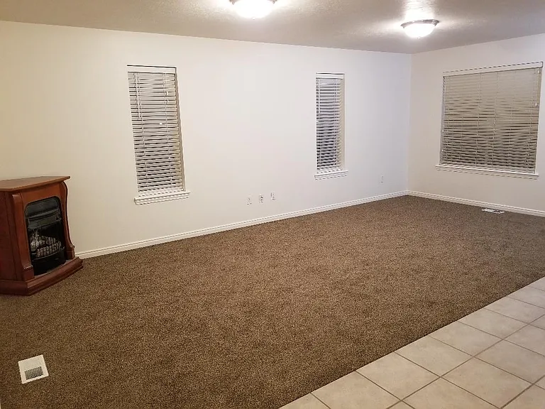 729 S Apple Grove Ln — Photo 4