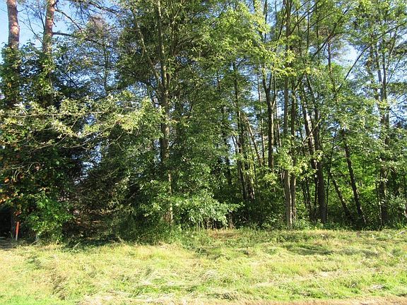 3rd image of 107 Beau Dr Lot 6