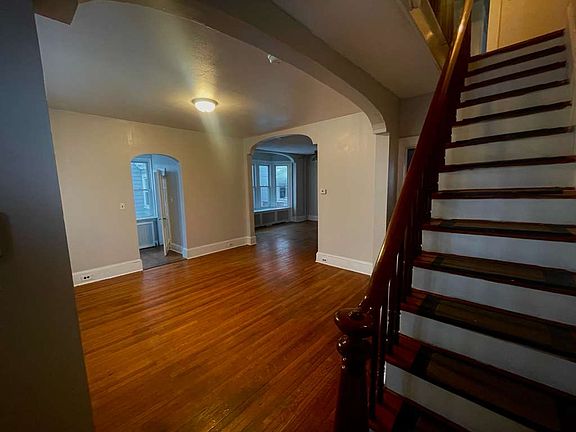 4th image of 72 Hammond St