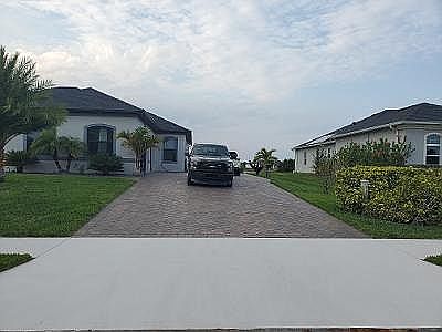 4th image of 4840 Tiverton Ct