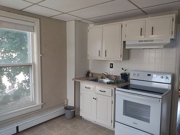 3rd image of 30 E Madison St #2