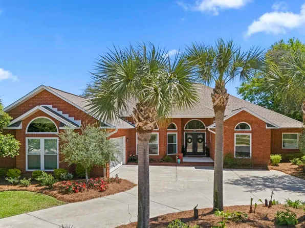 2505 Meek St, Gulf Breeze, FL 32563