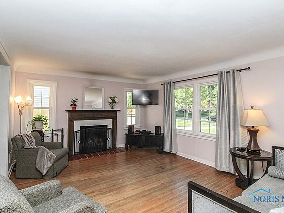5th image of 2438 Pemberton Dr