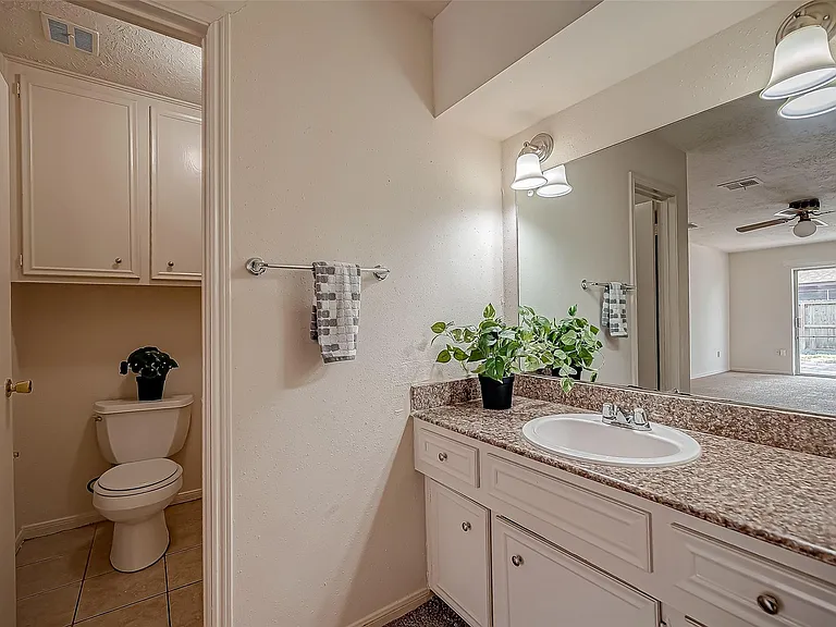 10607 Silkwood Dr — Photo 36