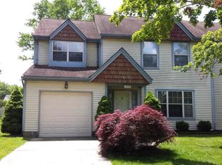 1358 Apple Blossom Dr, Yardley, PA 19067
