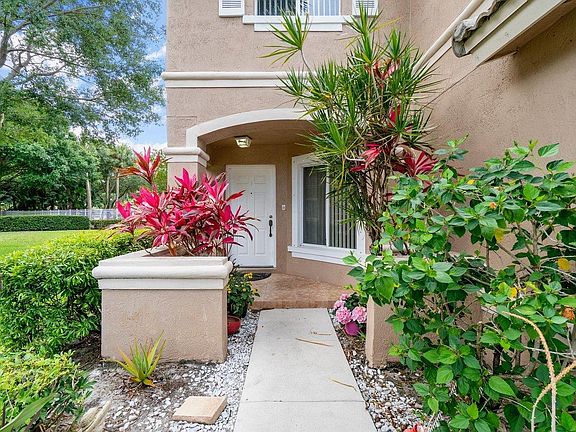 3rd image of 4603 Pinemore Ln