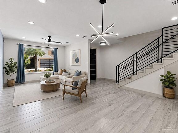 5th image of 207 Canary Ave