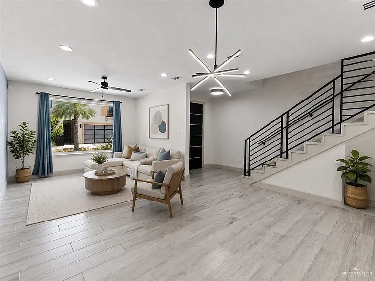 207 Canary Ave — Photo 5