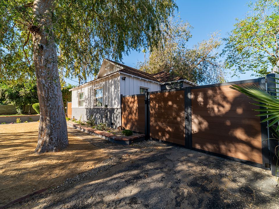 1st image of 15745 Leadwell St