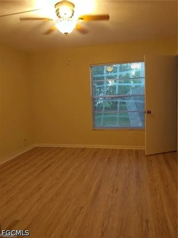 2 bed, 2.0 bath, 1000 sqft, $1,200 — Photo 2
