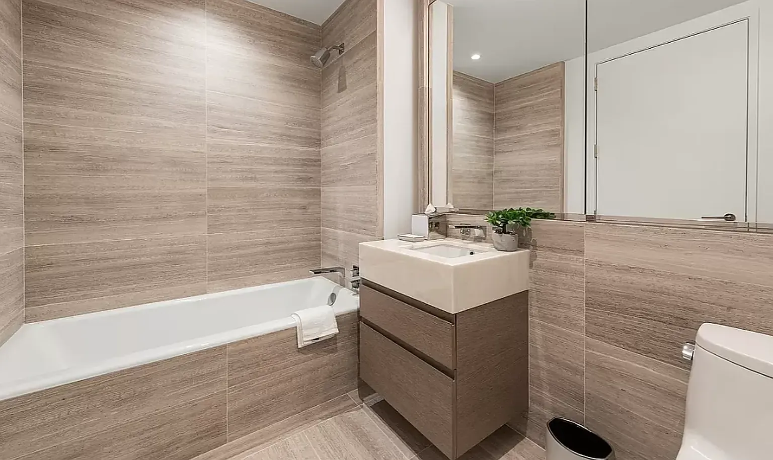645 West 59th Street — Photo 4