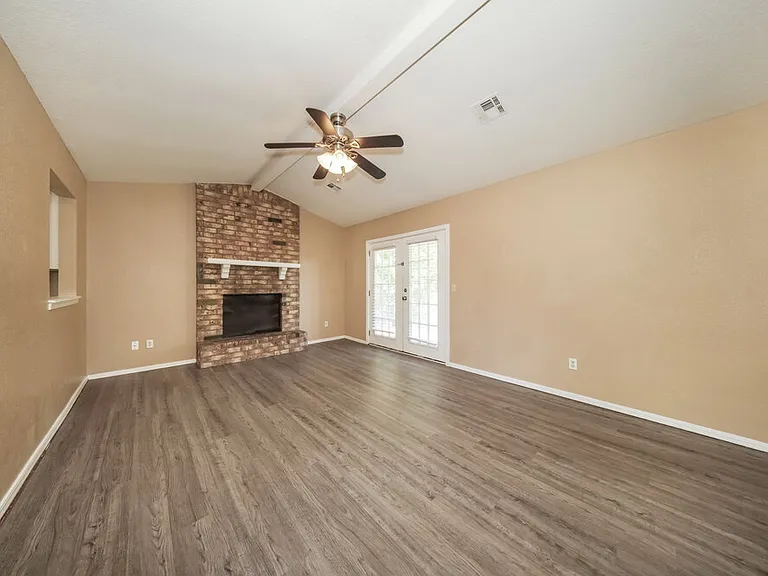 9705 Oaktree Ter — Photo 4