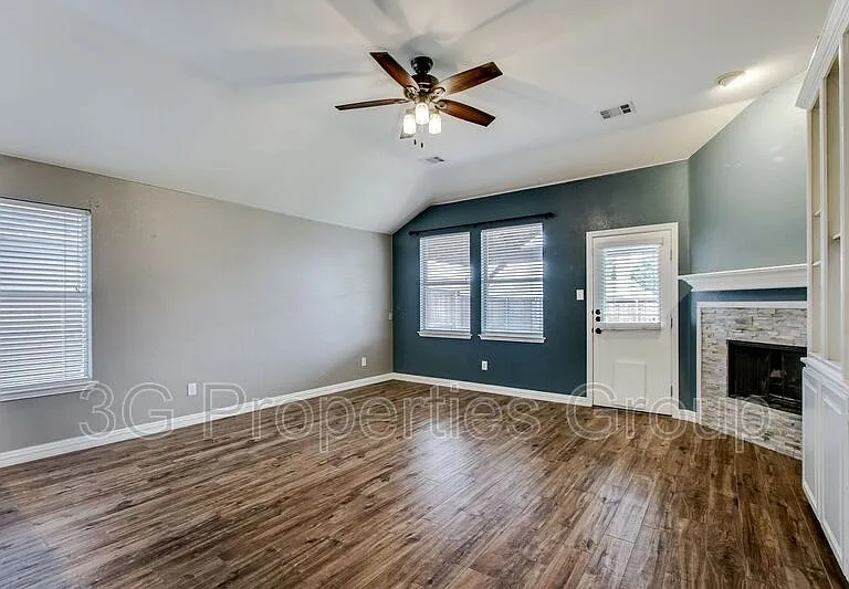 4516 Highridge Dr — Photo 16