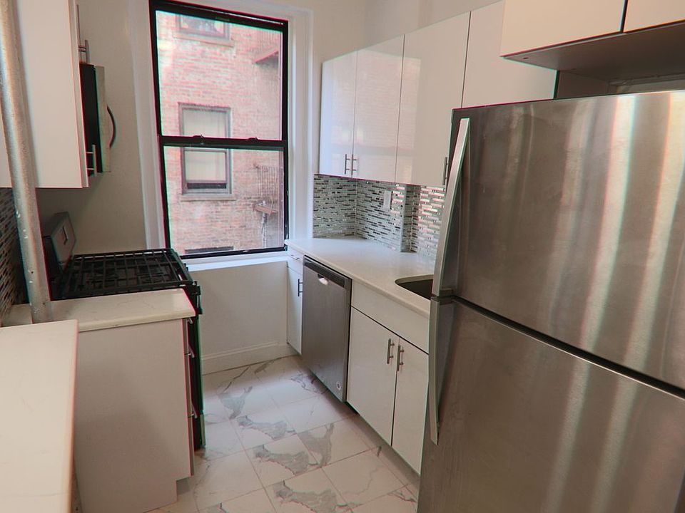 1st image of 19 Cumming St APT 2D