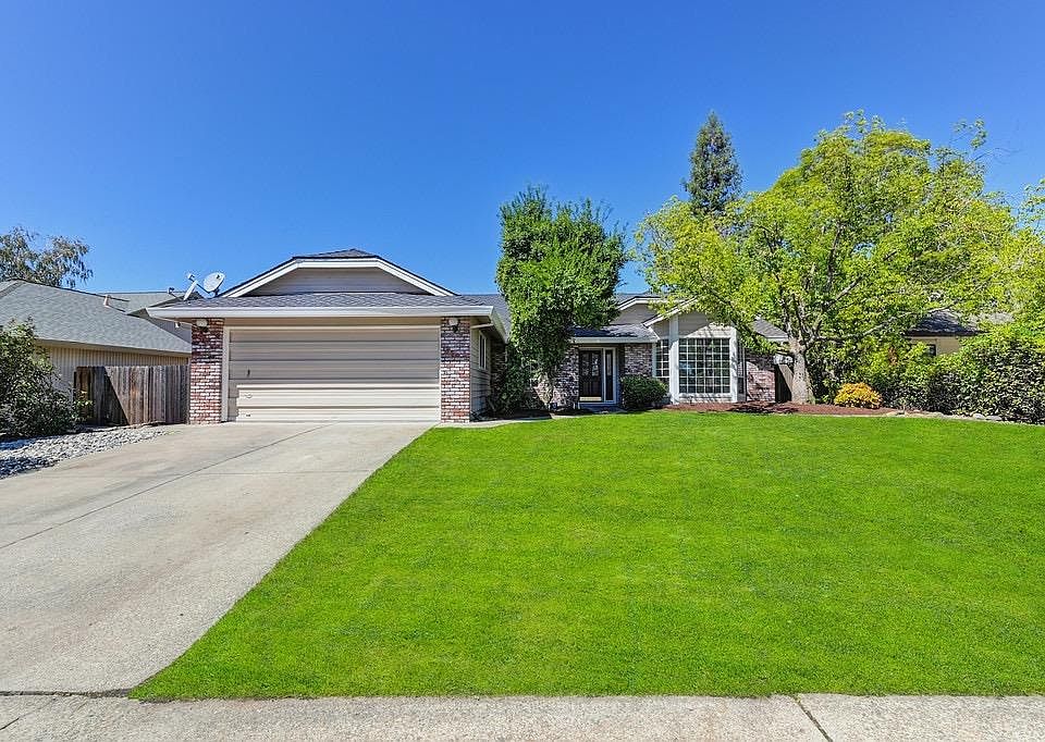 1st image of 5720 Bluffs Dr