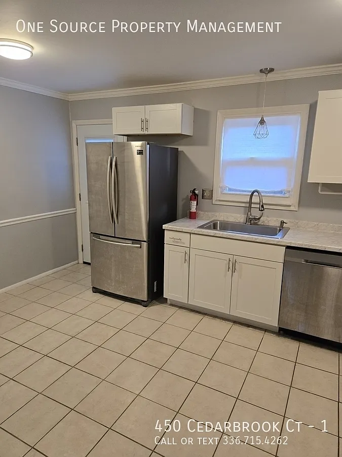 Building Photo - 450 Cedarbrook Ct #1