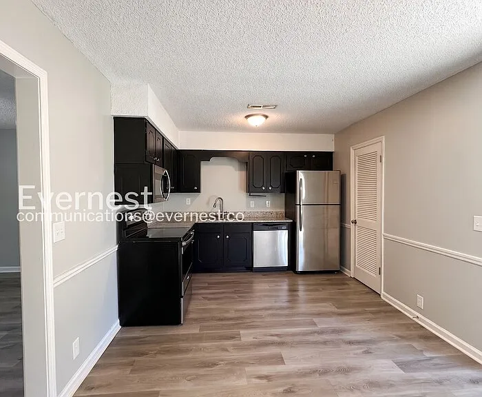 409 Alexander Dr — Photo 8