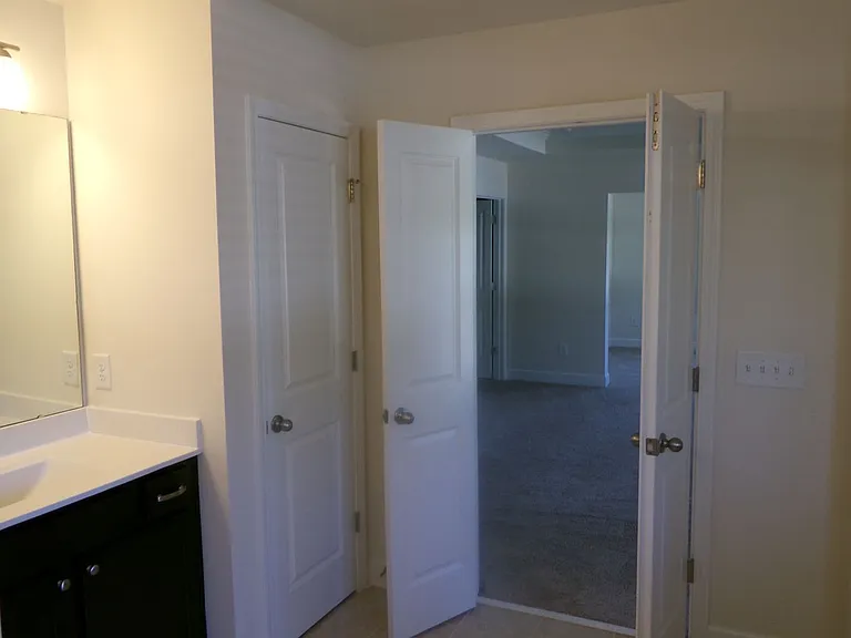 1419 Sawyer Ave — Photo 29