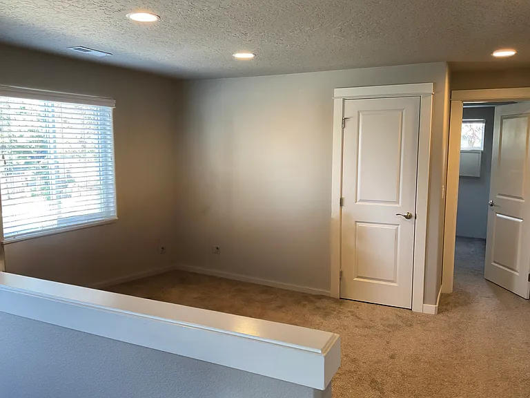 616 N Willitts St — Photo 13