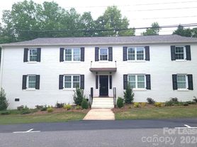 2114 Brandon Cir