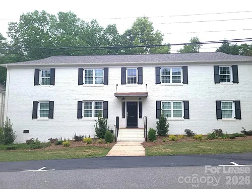2114 Brandon Cir Photo 1