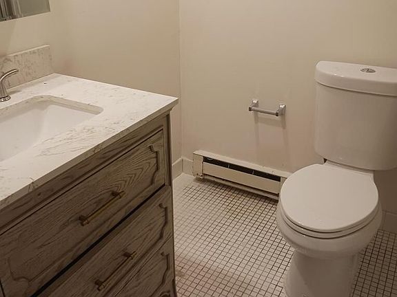 5th image of 165 Cross Slope Ct Unit B