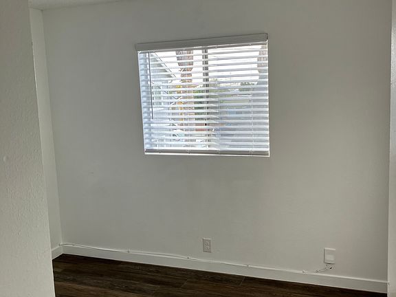 3rd image of 245 Leighton Dr APT B