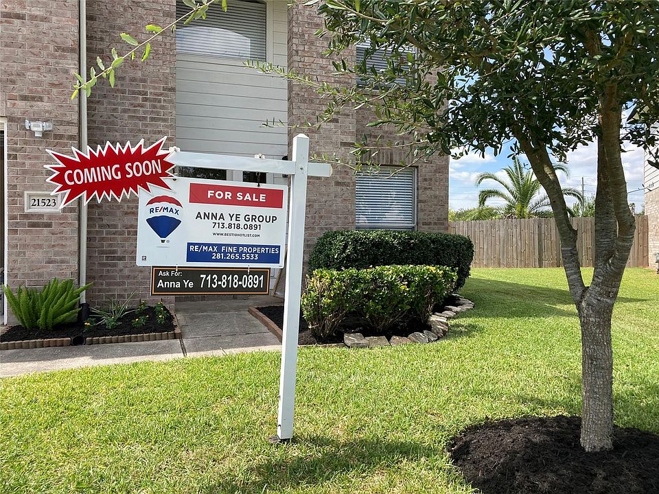 1st image of 21523 Sapphire Ct