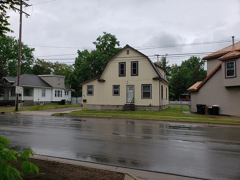 507 W Buttles St — Photo 4