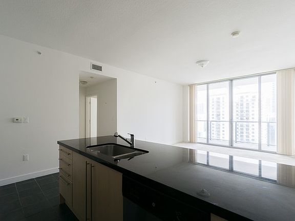 2nd image of 1111 SW 1st Ave APT 3223-N