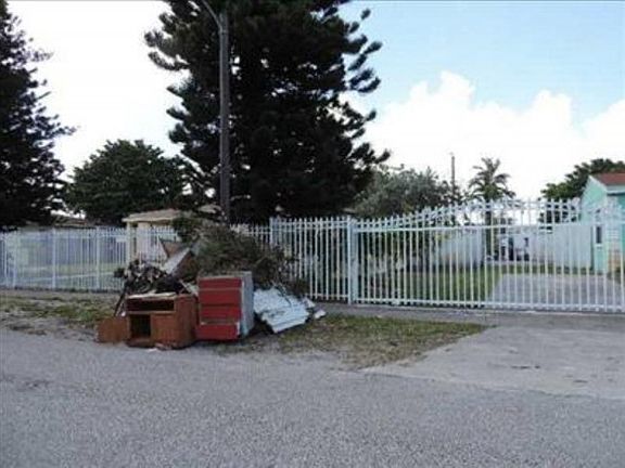 2nd image of 325 NW 188th St