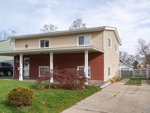 3rd image of 371 Worden St