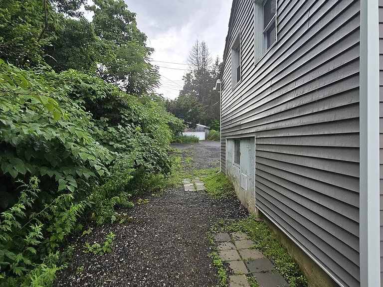148 Falls Ave #2 — Photo 5