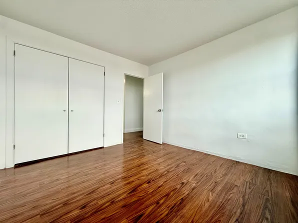 880 Boynton Avenue image 9 of 15